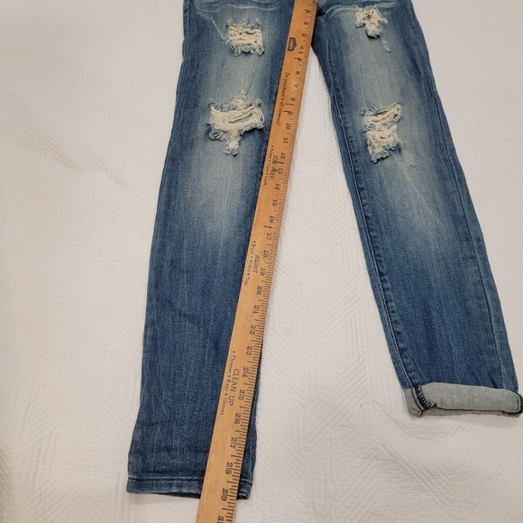 Machine size small distressed overalls. 29" inseam. Like new pre-owned condition - Picture 12 of 13